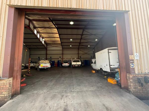 978  m² Industrial space