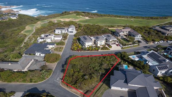 1 033 m² Land