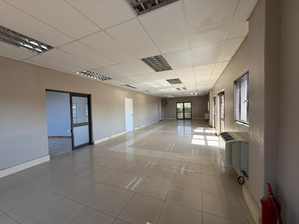 72  m² Commercial space