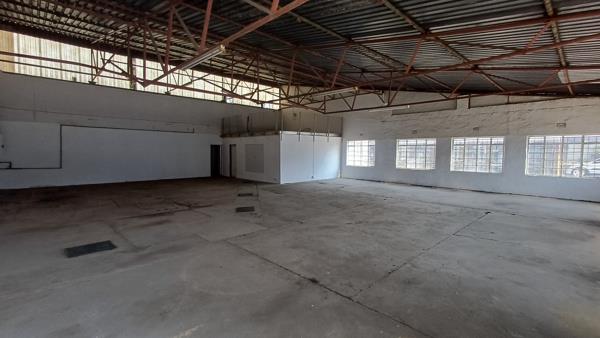 275  m² Industrial space