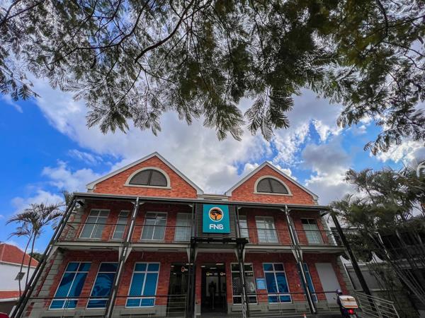 1 114.9  m² Commercial space