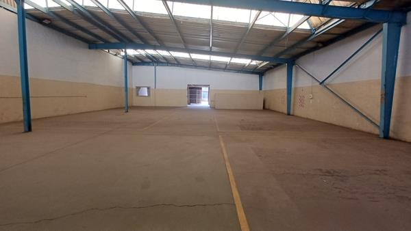 561  m² Industrial space