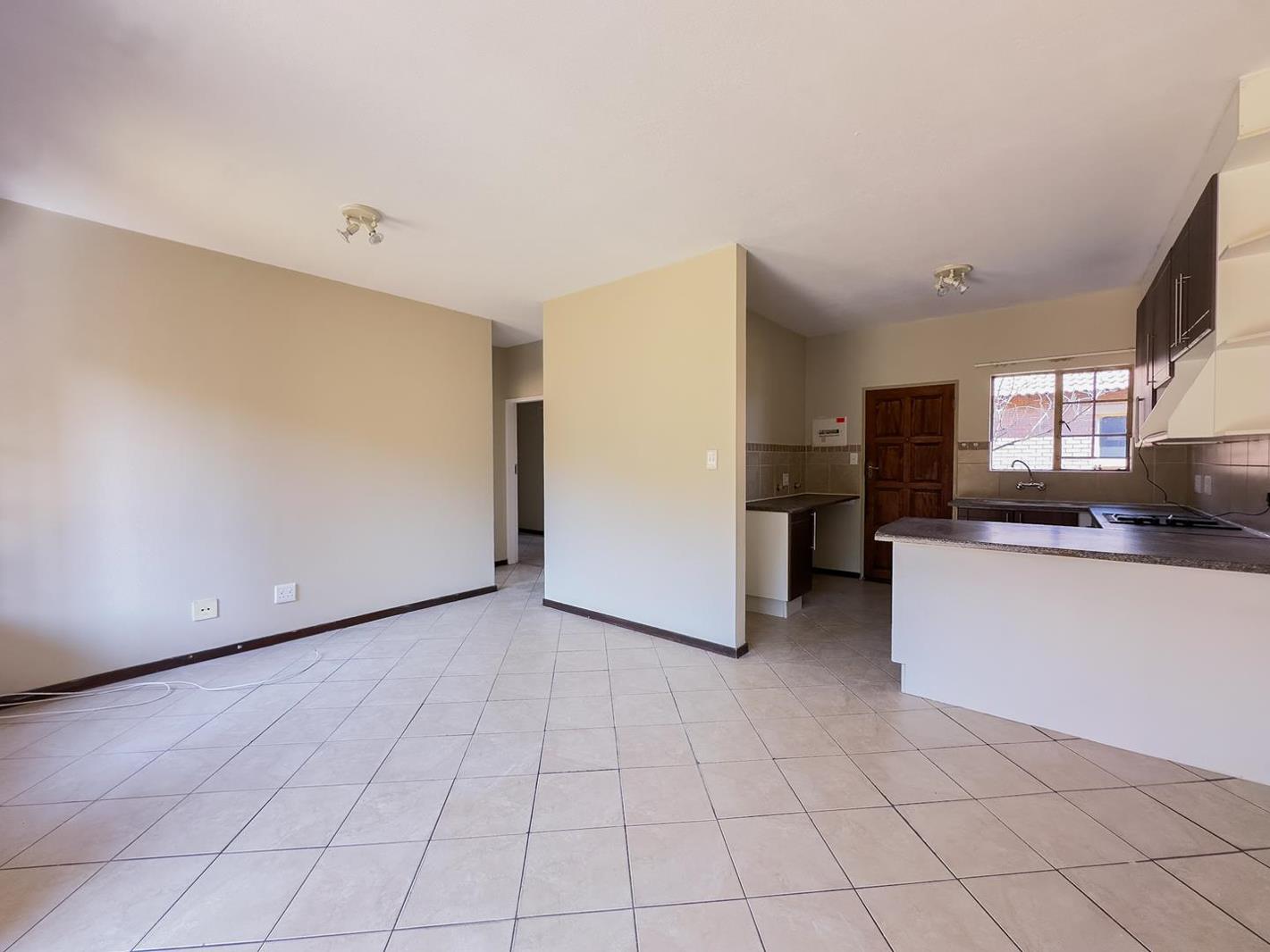 2 Bedroom Townhouse in Mooikloof Ridge