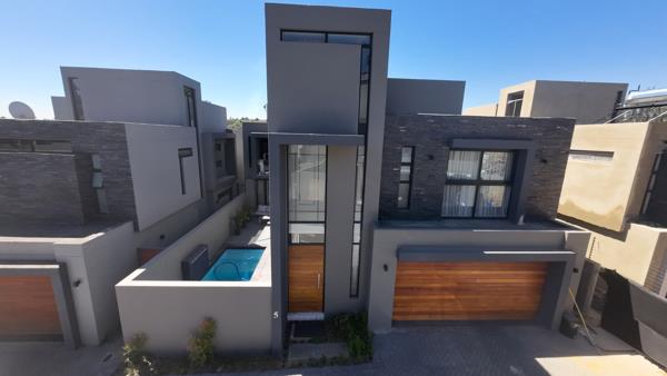 4 Bedroom Townhouse