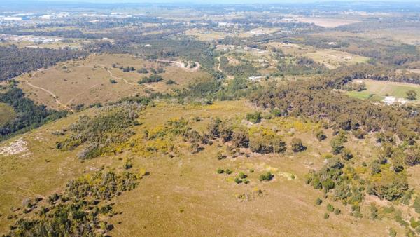 7.6 ha Land