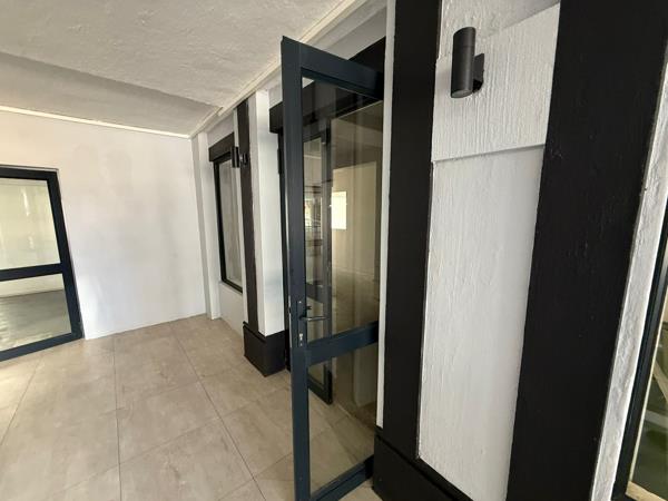 95  m² Commercial space