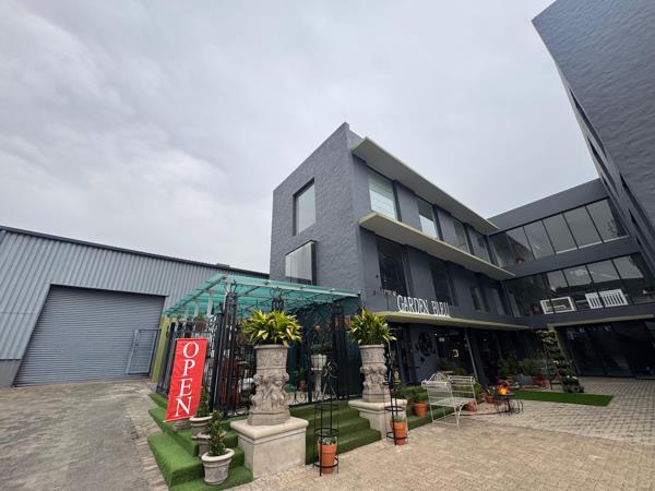 100  m² Commercial space