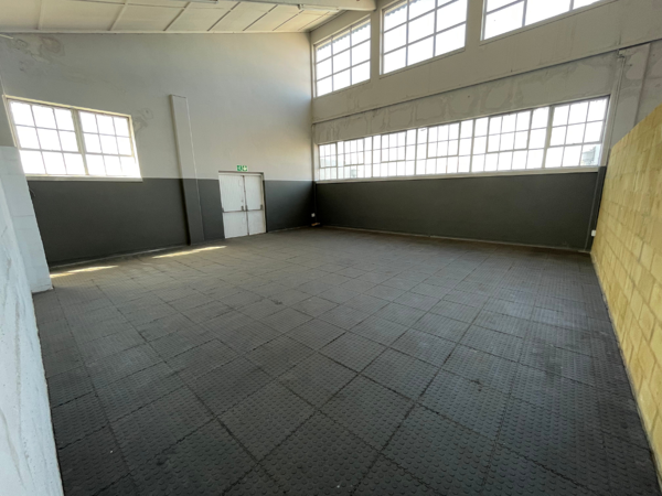 800  m² Industrial space