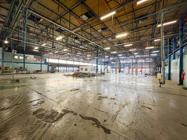 4 970  m² Industrial space