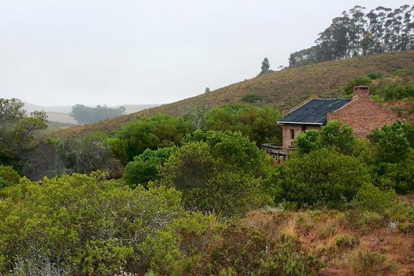600 m² Land
