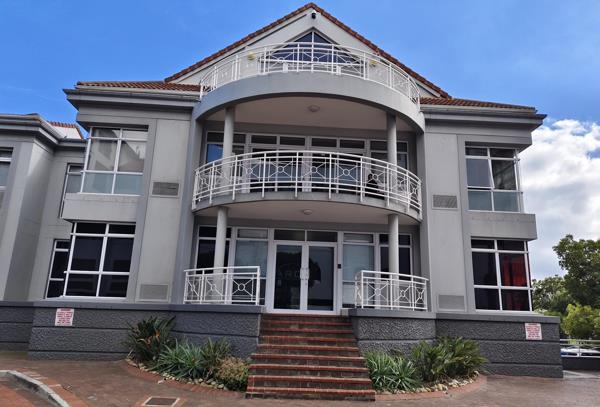 352  m² Commercial space