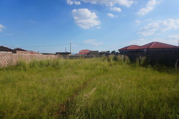683 m² Land