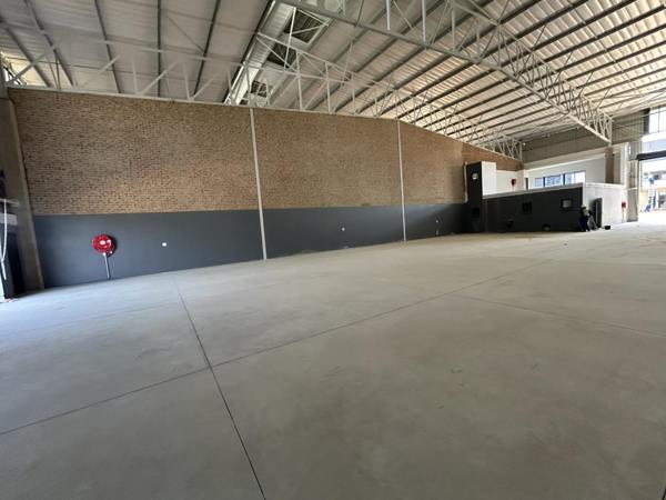 895  m² Industrial space