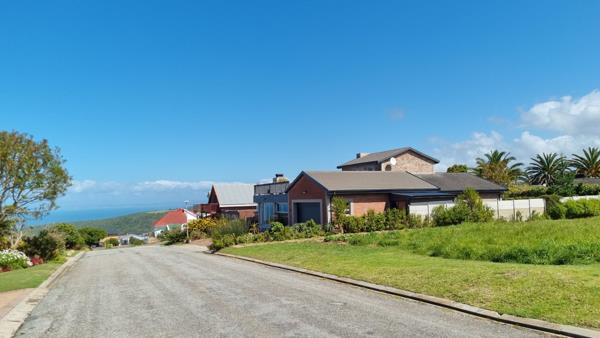 600 m² Land