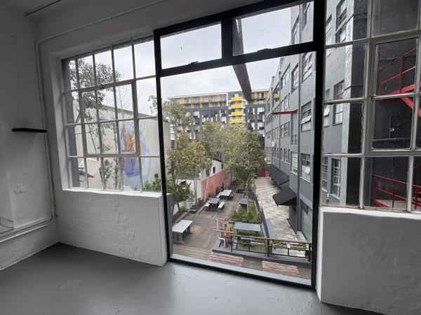 165  m² Commercial space