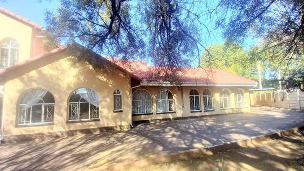 6 Bedroom House