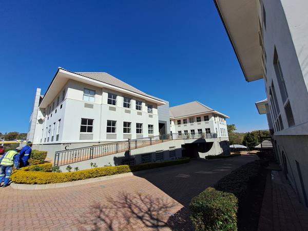 383  m² Commercial space