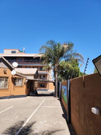 1 324  m² Commercial space