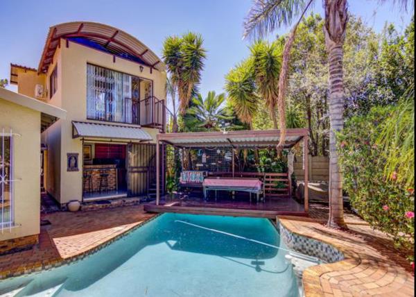 8 Bedroom House