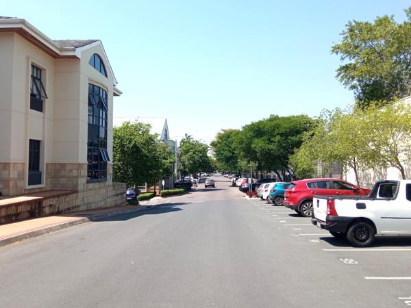 623  m² Commercial space