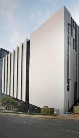 5 000  m² Commercial space