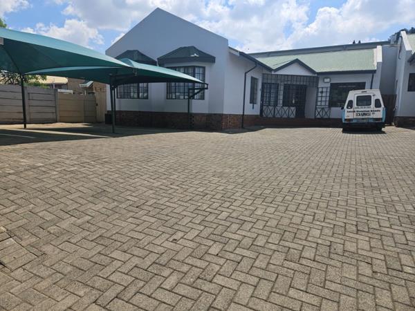 195  m² Office Space