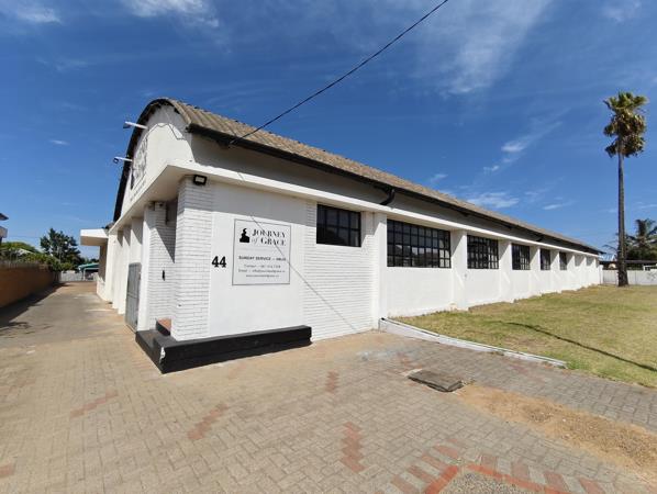 1 500  m² Commercial space