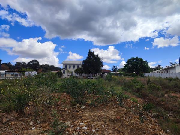 595 m² Land
