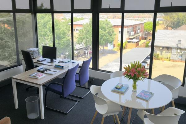 1 371  m² Commercial space