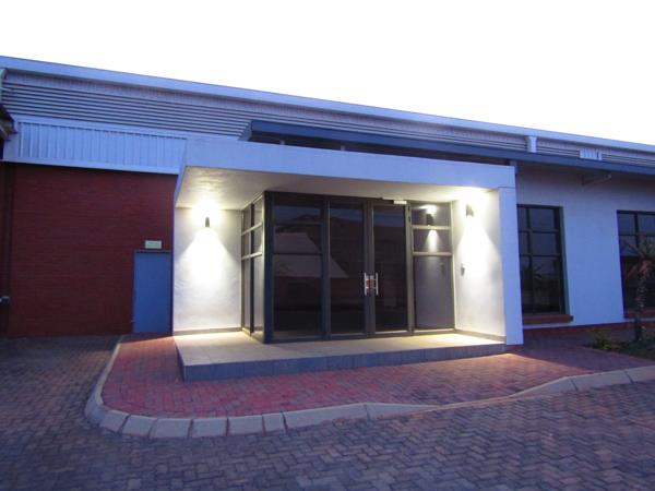 1 524  m² Commercial space