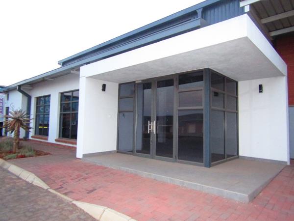 1 730  m² Commercial space