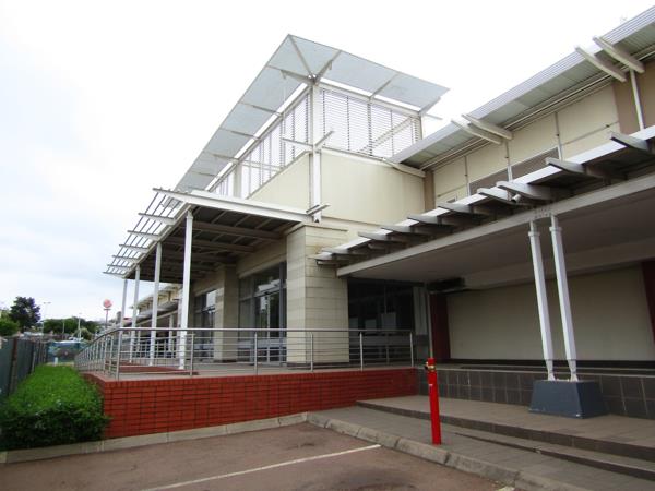 3 956  m² Commercial space