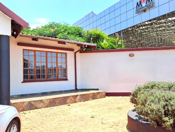 1 275 m² Commercial space