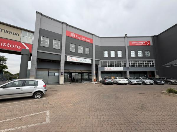 1 033  m² Commercial space