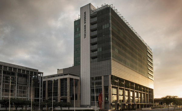 561  m² Commercial space