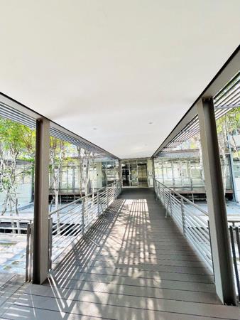 251  m² Office Space