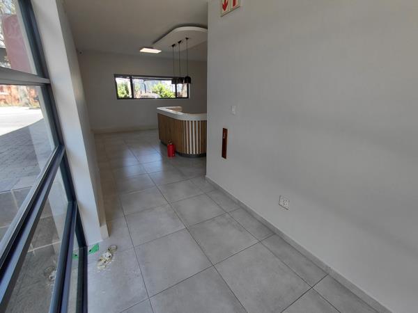 229  m² Commercial space