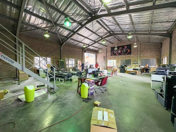 320  m² Industrial space