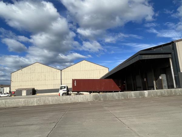 27 300  m² Industrial space