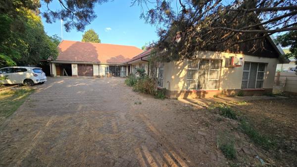 6 Bedroom House