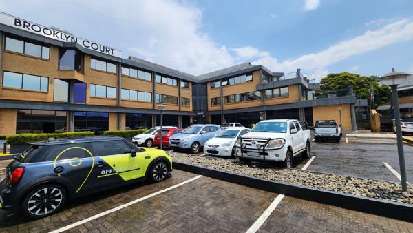 215  m² Commercial space