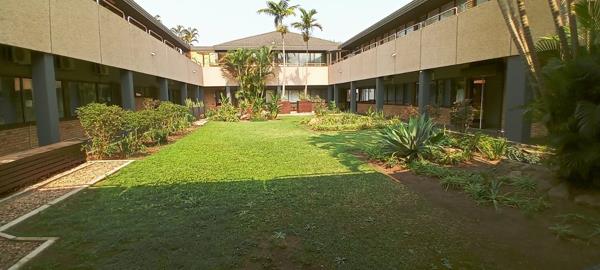 302  m² Commercial space