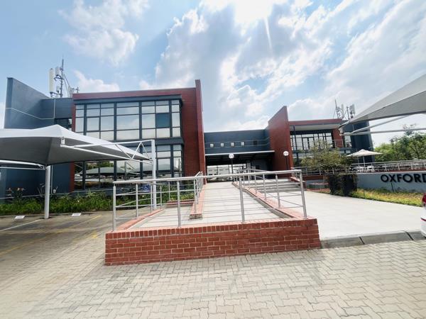 781  m² Commercial space