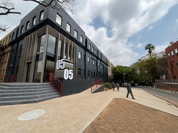 327 m² Commercial space