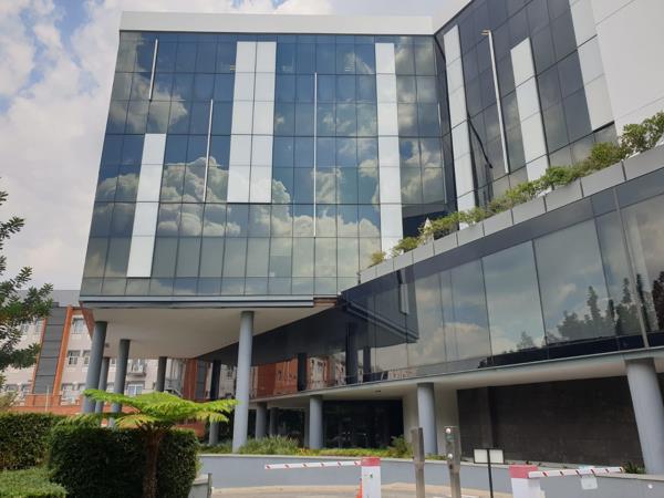 240  m² Commercial space