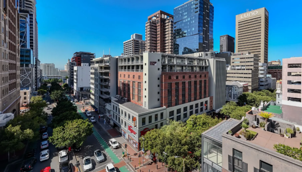 335  m² Commercial space