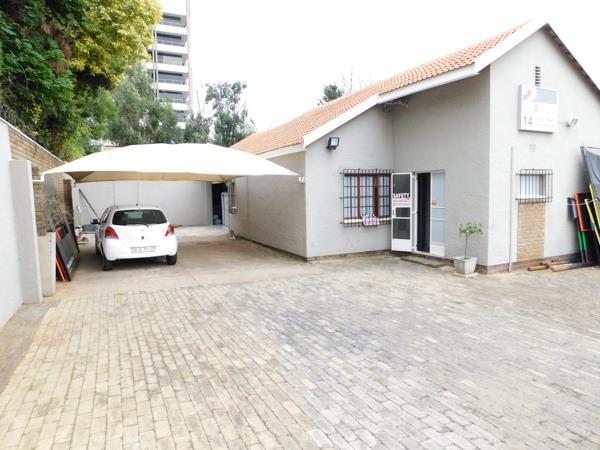 640  m² Commercial space