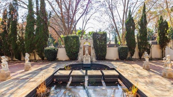 645  m² Commercial space