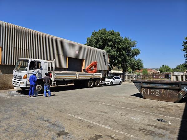 322  m² Industrial space