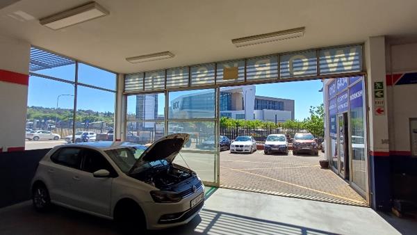 684  m² Commercial space